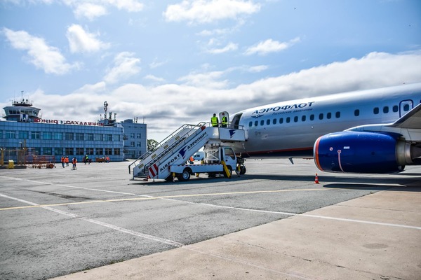 Прямой рейс красноярск южно сахалинск. Самолет Боинг Южный Сахалин. Самолет путь Казань - Южно-Сахалинск. Южно-Сахалинск Красноярск. Авиакомпания Тайга Сахалин.